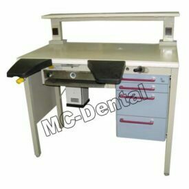 Kavo Einzelarbeitsplatz mit heller Arbeitsplatte und Bord Kavo Einzelarbeitsplatz mit heller Arbeitsplatte und Bord