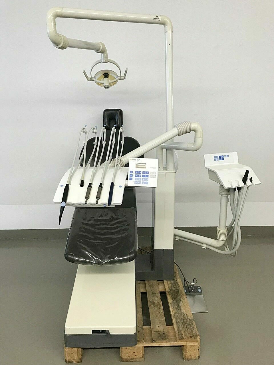 Sirona C3+ Plus Behandlungseinheit mit Trockenabsaugung | 74975