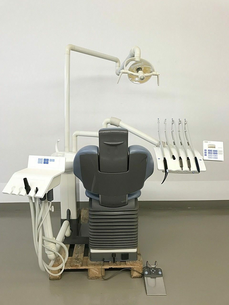 Sirona C3+ Plus Behandlungseinheit mit Trockenabsaugung | 74957