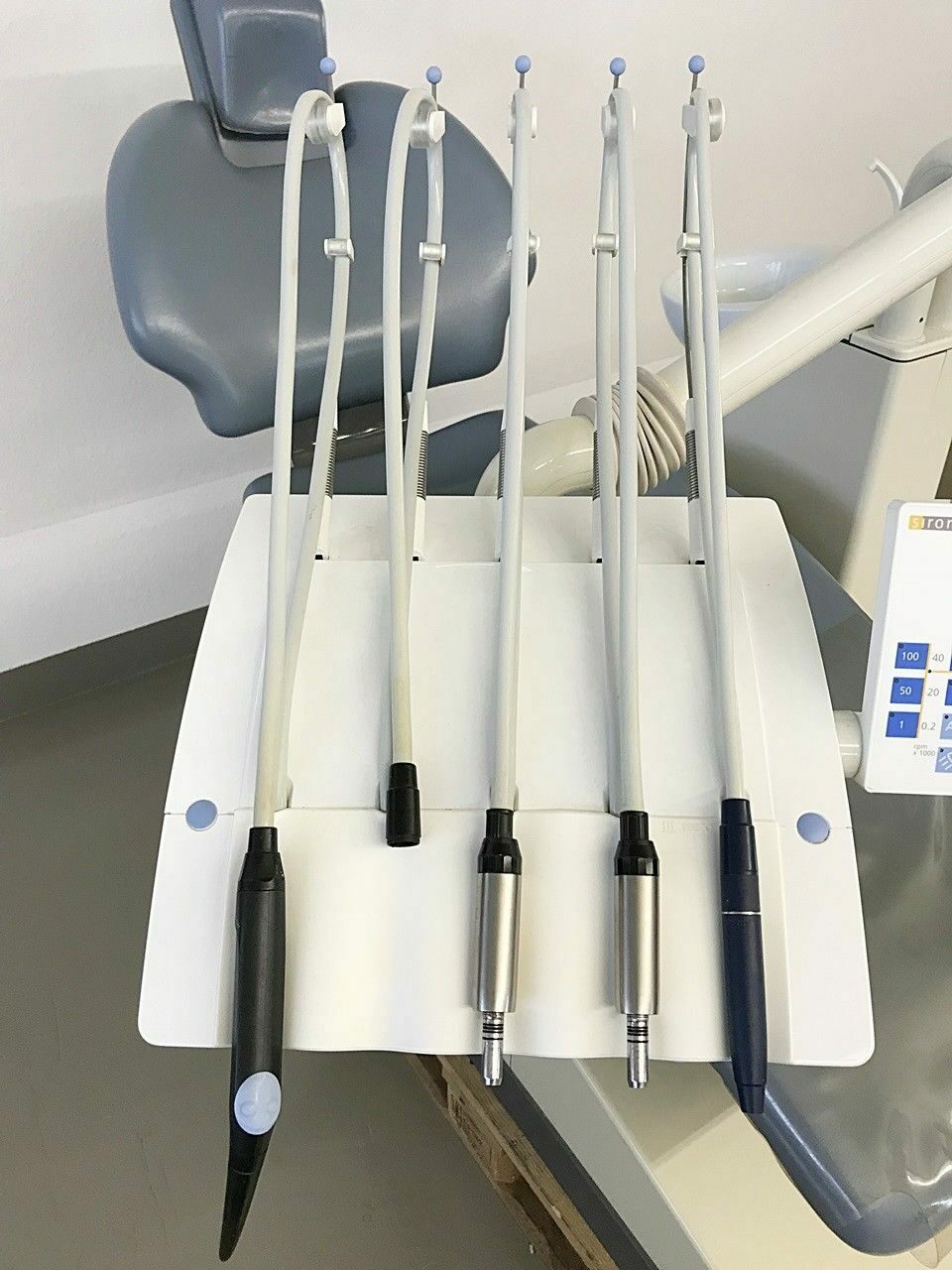Sirona C3+ Plus Behandlungseinheit mit Trockenabsaugung | 74959