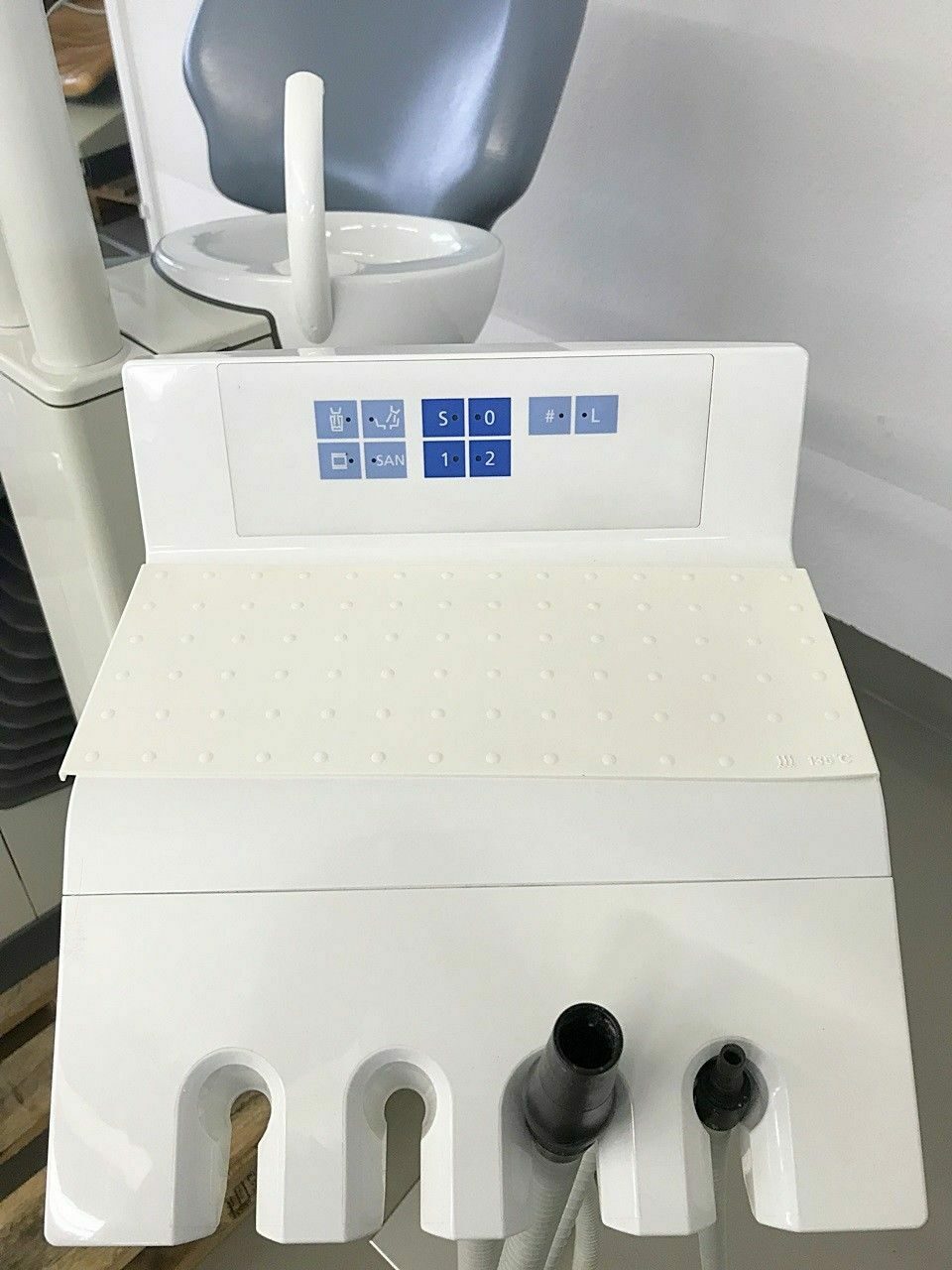 Sirona C3+ Plus Behandlungseinheit mit Trockenabsaugung | 74960