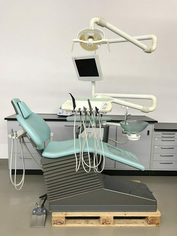 Sirona Profeel+ Plus Behandlungseinheit Behandlungsstuhl | 75803