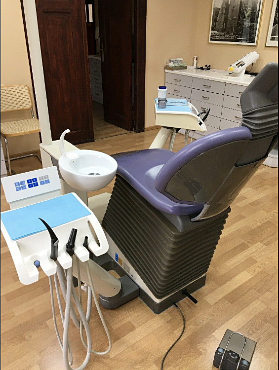 Sirona C2+ Plus Behandlungseinheit Zahnarztstuhl | 104503