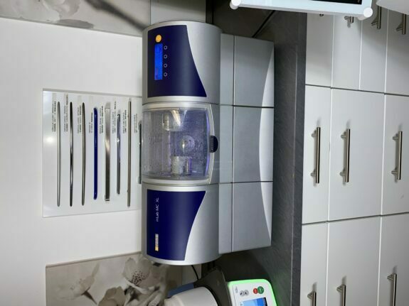 Sirona CEREC InLab MC XL Schleifeinheit mit 4 Motoren inkl. 6 Monate Gewährleistung | 107111