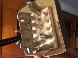 KaVo 1 Handstück, 10 Winkelstücke und 1 Technikhandstück in sehr gutem Zustand zum Verkauf angeboten KaVo 1 Handstück, 10 Winkelstücke und 1 Technikhandstück in sehr gutem Zustand zum Verkauf angeboten