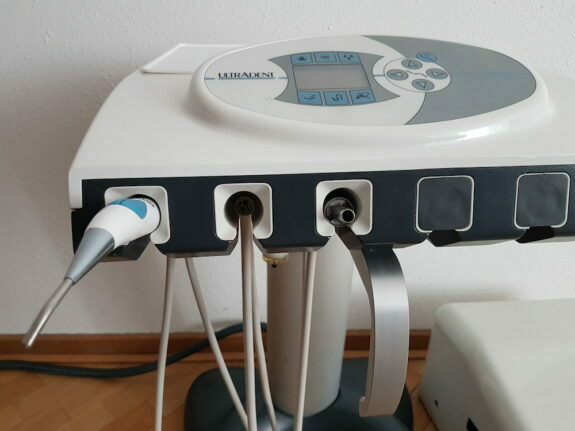 Ultradent U 3000/6 Cart mobile Behandlungseinheit mit Anschlussbox, FB Fußanlasser | 109130