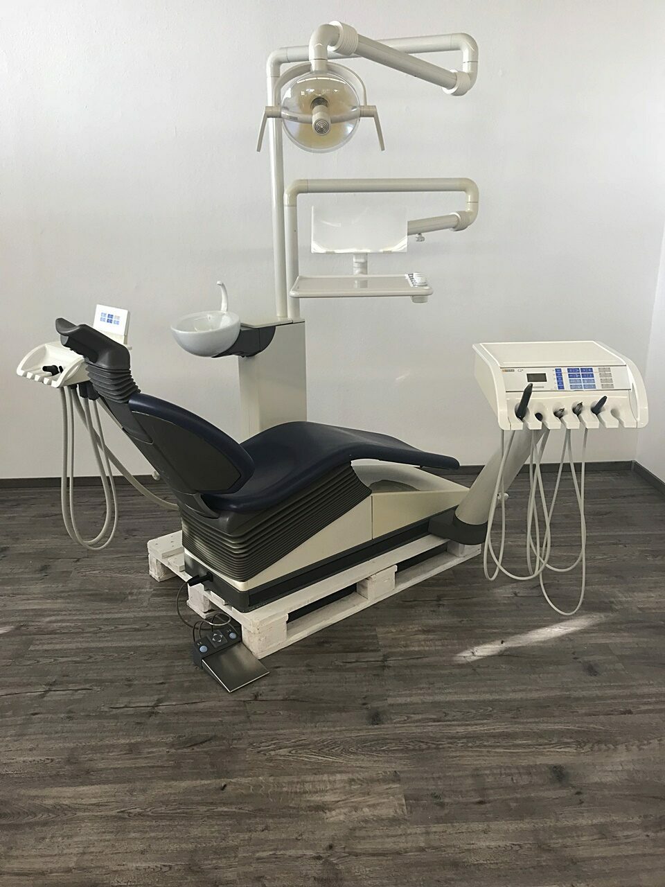 Sirona C2+ Plus Behandlungseinheit Zahnarztstuhl Trockenabsaugung | 110955