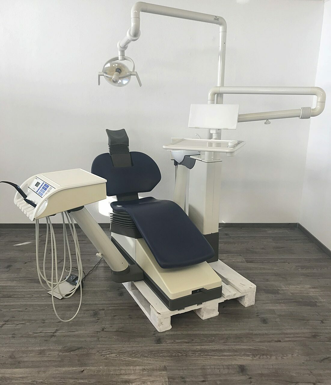Sirona C2+ Plus Behandlungseinheit Zahnarztstuhl Trockenabsaugung | 110956