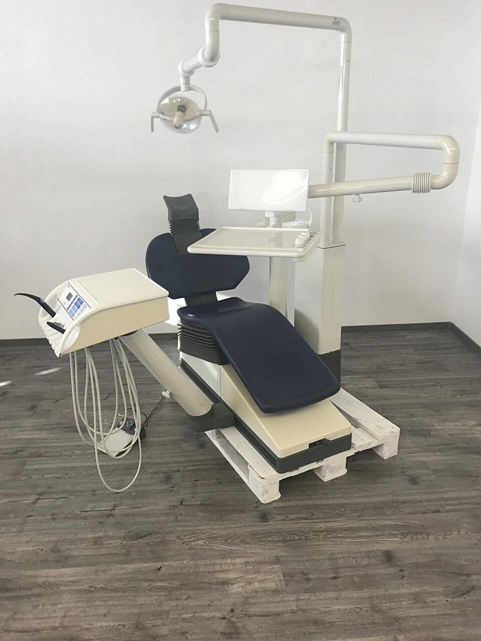 Sirona C2+ Plus Behandlungseinheit Zahnarztstuhl Trockenabsaugung | 110958