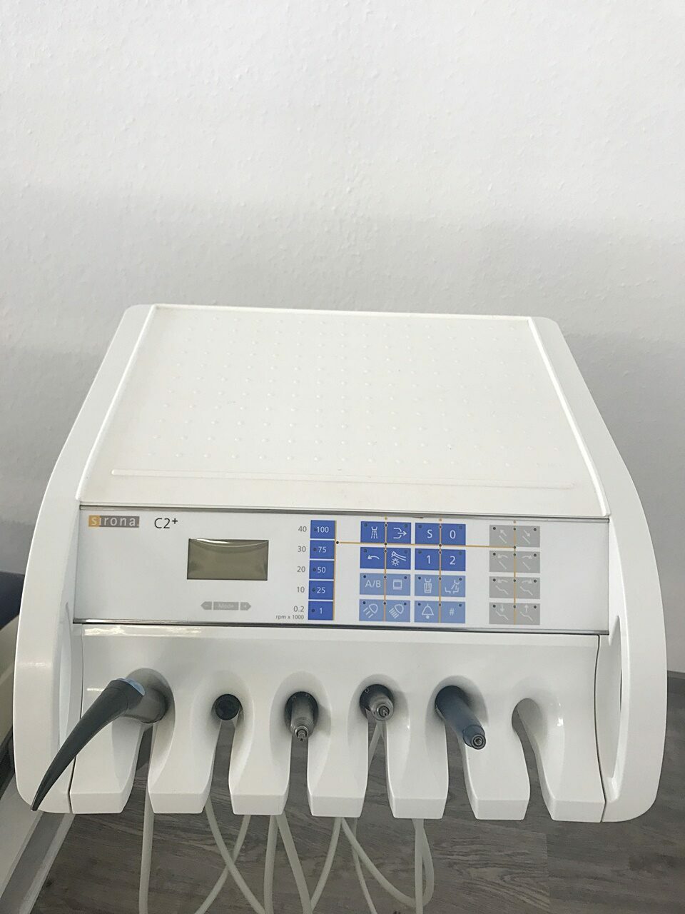 Sirona C2+ Plus Behandlungseinheit Zahnarztstuhl Trockenabsaugung | 110962