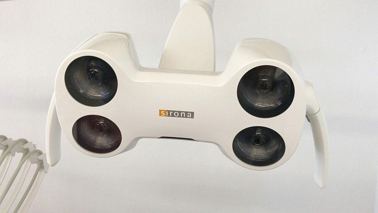 Sirona Sinius CS Behandlungseinheit Zahnarztstuhl Baujahr 2017 wenig benutzt | 122607