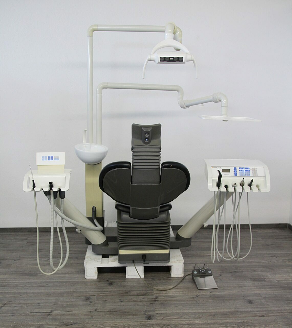 Sirona C2+ Plus Behandlungseinheit Zahnarztstuhl Trockenabsaugung | 125600