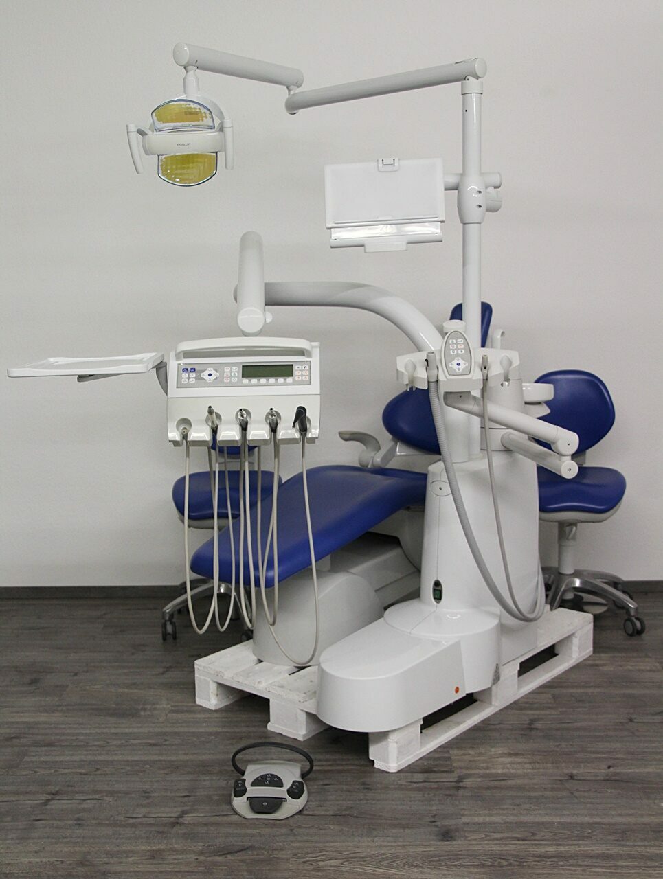 KaVo Estetica E50 T Behandlungseinheit Zahnarztstuhl Trockenabsaugung  Baujahr 2010 Top Angebot | 126652