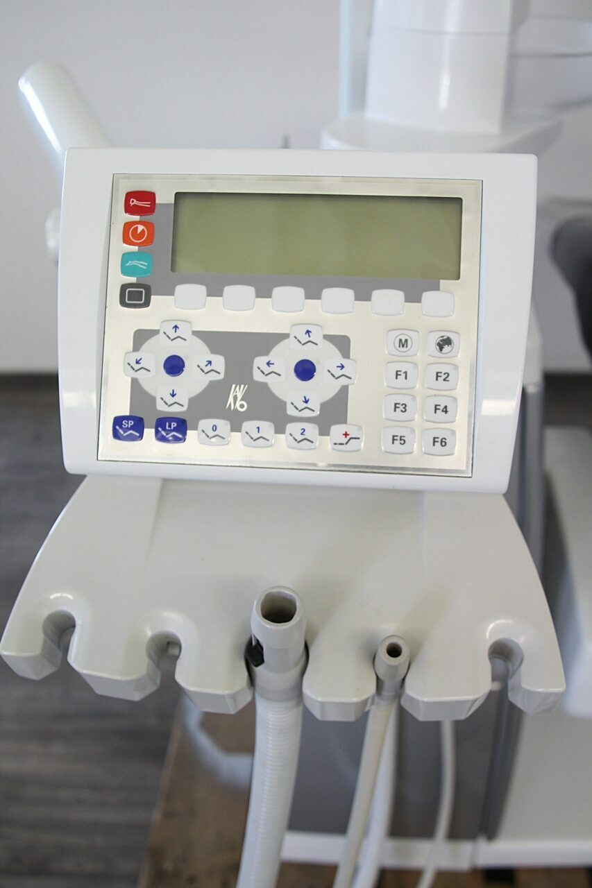 KaVo Estetica E80 T Behandlungseinheit Zahnarztstuhl Nassabsaugung Top Angebot | 142459