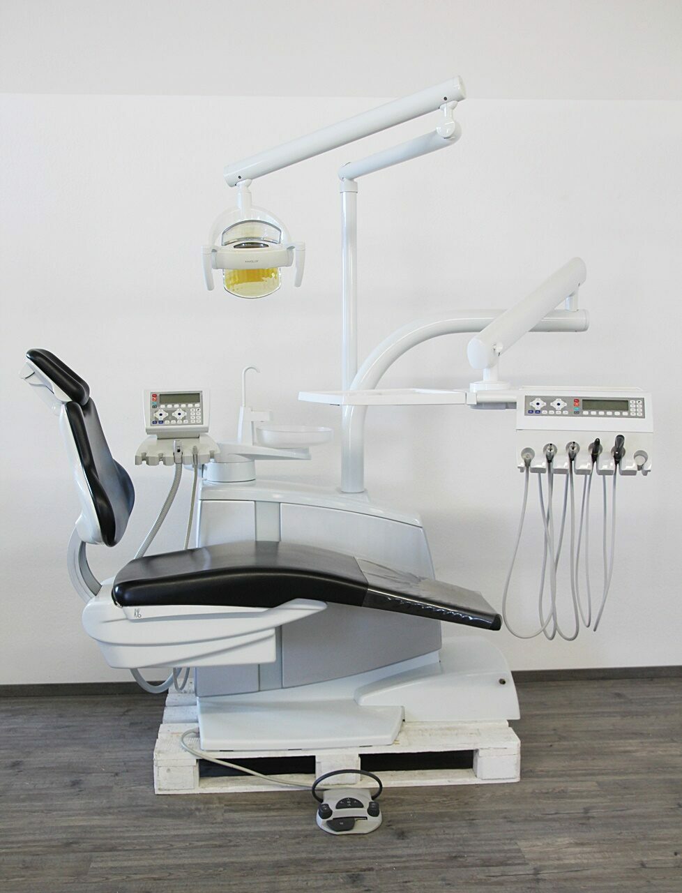 KaVo Estetica E80 T Behandlungseinheit Zahnarztstuhl Nassabsaugung Top Angebot | 142463