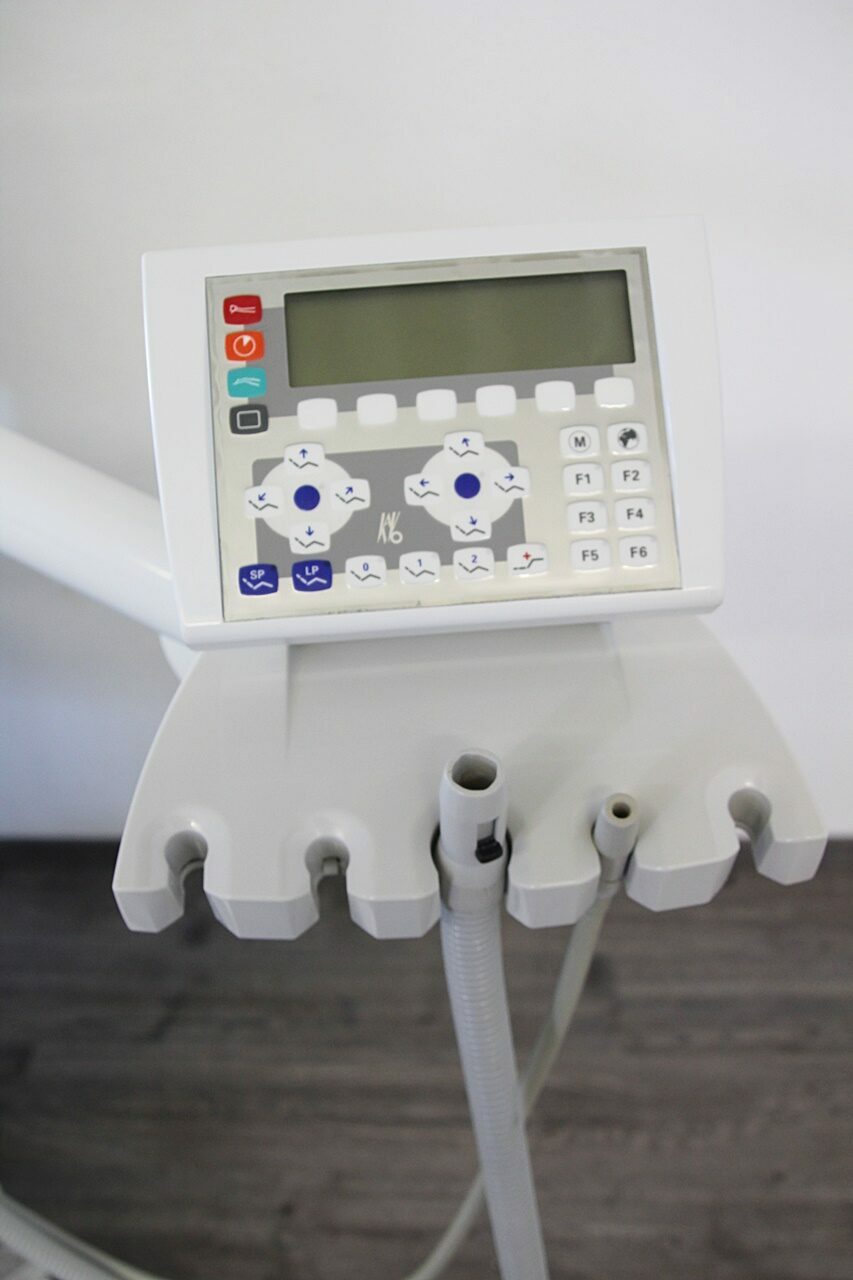 KaVo Estetica E80 T Behandlungseinheit Zahnarztstuhl Nassabsaugung Top Angebot | 142470