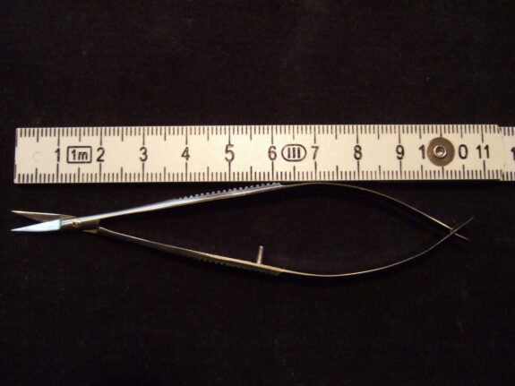 Castroviejo chirurgische Schere Micro  11 cm gebogen Bestzustand (sauscharf) | 149165