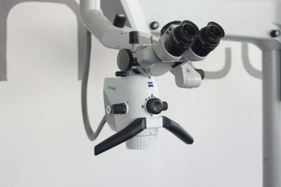 ZEISS EXTARO 300 am Bodenstativ mit Mora Kupplung | 150572