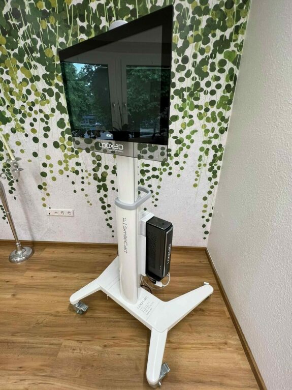 MEDIT i700 Intraoralscanner inkl. Cart, Ultimative Performance PC und 24 Zoll Touchscreen *im Kundenauftrag abzugeben* | 163470