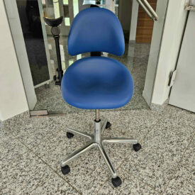 Arztstuhl mit Armlehne Arztstuhl mit Armlehne