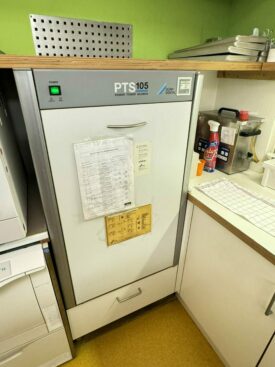 Dürr Dental PTS 105 Power Tower mit Saugmaschine und Amalgamabscheider Dürr Dental PTS 105 Power Tower mit Saugmaschine und Amalgamabscheider