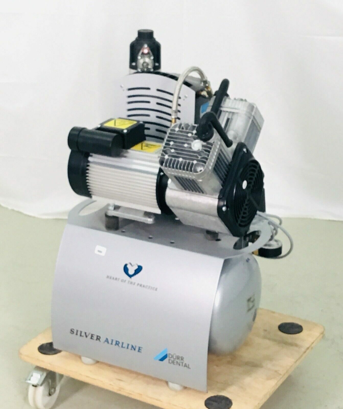 DÜRR Dental DUO Kompressor Typ 5252-01 Silver Airline Membrantrockner GEPRÜFT | 184576 DÜRR Dental DUO Kompressor Typ 5252-01 Silver Airline Membrantrockner GEPRÜFT | 184576