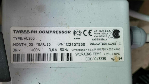 Cattani 2-Zylinder-Kompressor 400V m. 30 l Tank und Trockenluftanlage | 186810