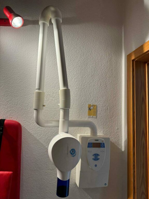Intraoralröntgengerät für analoges und digitales Röntgen Sirona HELIODENT PLUS in sehr gutem Zustand | 185890