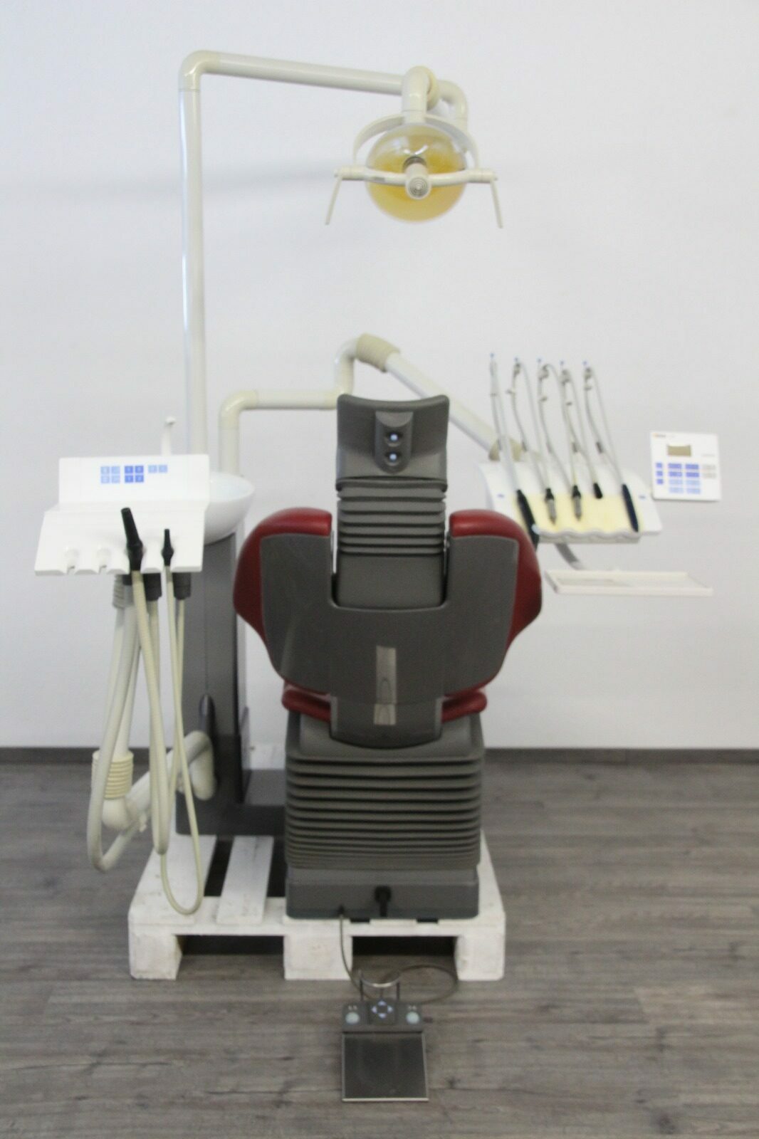 Sirona C3+ Behandlungseinheit generalüberholt, komplett Lackiert | 187649 Sirona C3+ Behandlungseinheit generalüberholt, komplett Lackiert | 187649
