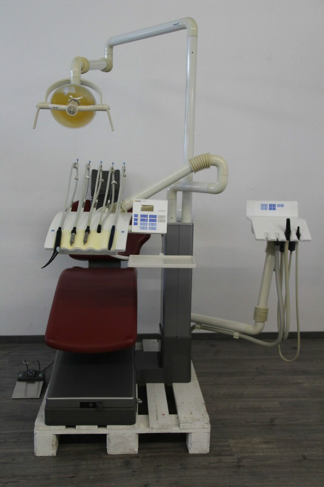 Sirona C3+ Behandlungseinheit generalüberholt, komplett Lackiert | 187650 Sirona C3+ Behandlungseinheit generalüberholt, komplett Lackiert | 187650