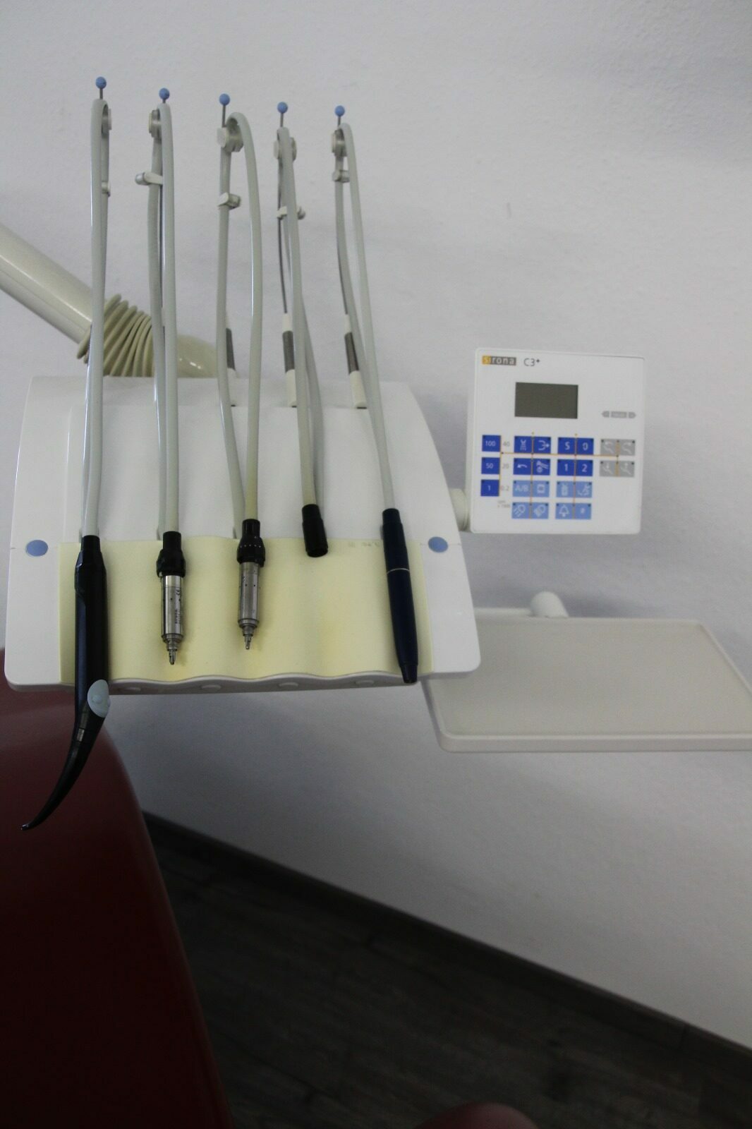 Sirona C3+ Behandlungseinheit generalüberholt, komplett Lackiert | 187651 Sirona C3+ Behandlungseinheit generalüberholt, komplett Lackiert | 187651