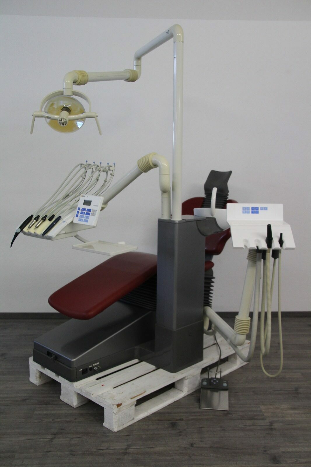Sirona C3+ Behandlungseinheit generalüberholt, komplett Lackiert | 187658 Sirona C3+ Behandlungseinheit generalüberholt, komplett Lackiert | 187658