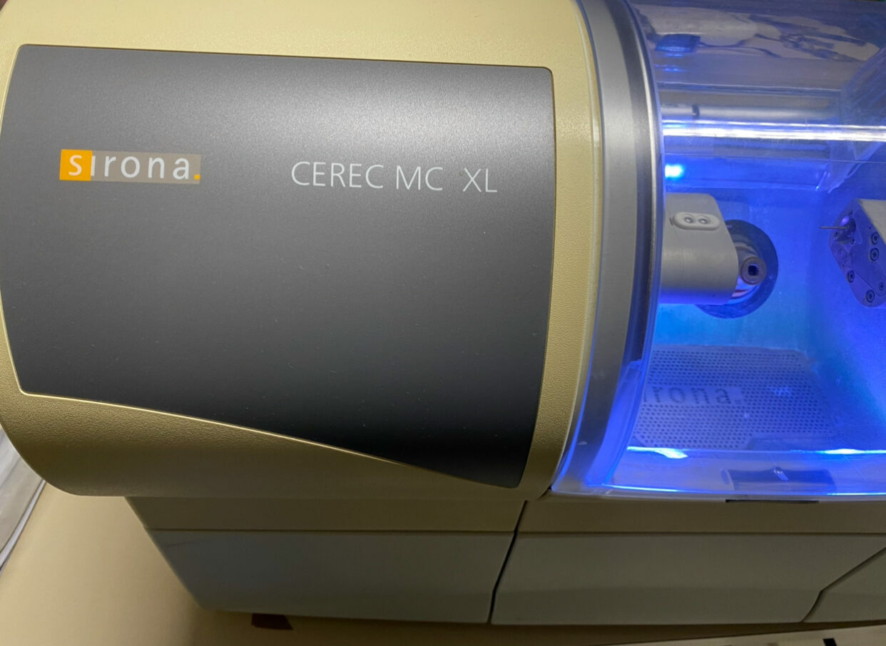 MC XL Schleifeinheit und Scanner Cerec Bluecam mit Monitor | 189333 MC XL Schleifeinheit und Scanner Cerec Bluecam mit Monitor | 189333