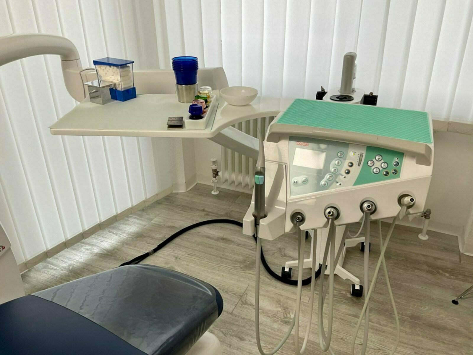 Anthos A6+ Behandlungseinheit Zahnarztstuhl Top Angebot | 187639