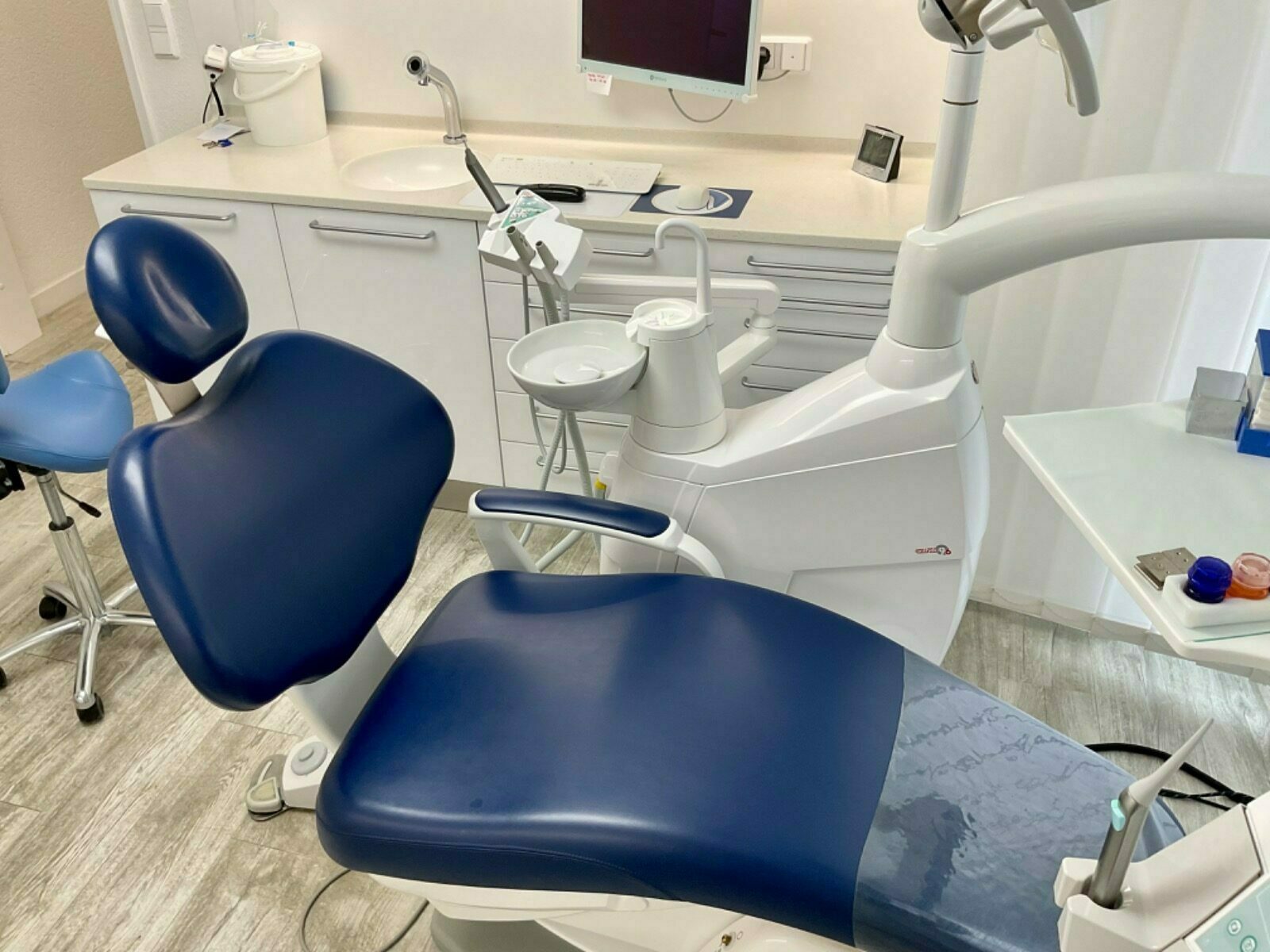 Anthos A6+ Behandlungseinheit Zahnarztstuhl Top Angebot | 187642