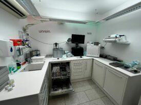 Steri-Möbel in gutem Zustand zu verkaufen inkl. vollständig funktionsfähigem Miele Thermodesinfektor Steri-Möbel in gutem Zustand zu verkaufen inkl. vollständig funktionsfähigem Miele Thermodesinfektor