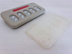 KaVo 1042 Bedienfeld Stuhlsteuerung ⭐ + Abdeckung Tasterplatine Platine 7905052 Rückenlehne KaVo 1042 Bedienfeld Stuhlsteuerung ⭐ + Abdeckung Tasterplatine Platine 7905052 Rückenlehne