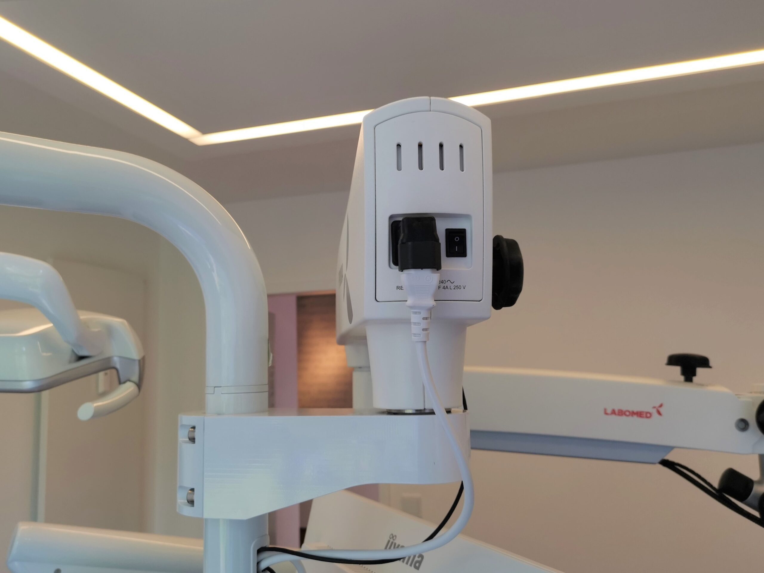 LABOMED PRIMA „lite“ Dental-Mikroskop mit 4k Kamerasystem (Decke, Fahrstativ, KAVO o.ä.) Aktion | 317483