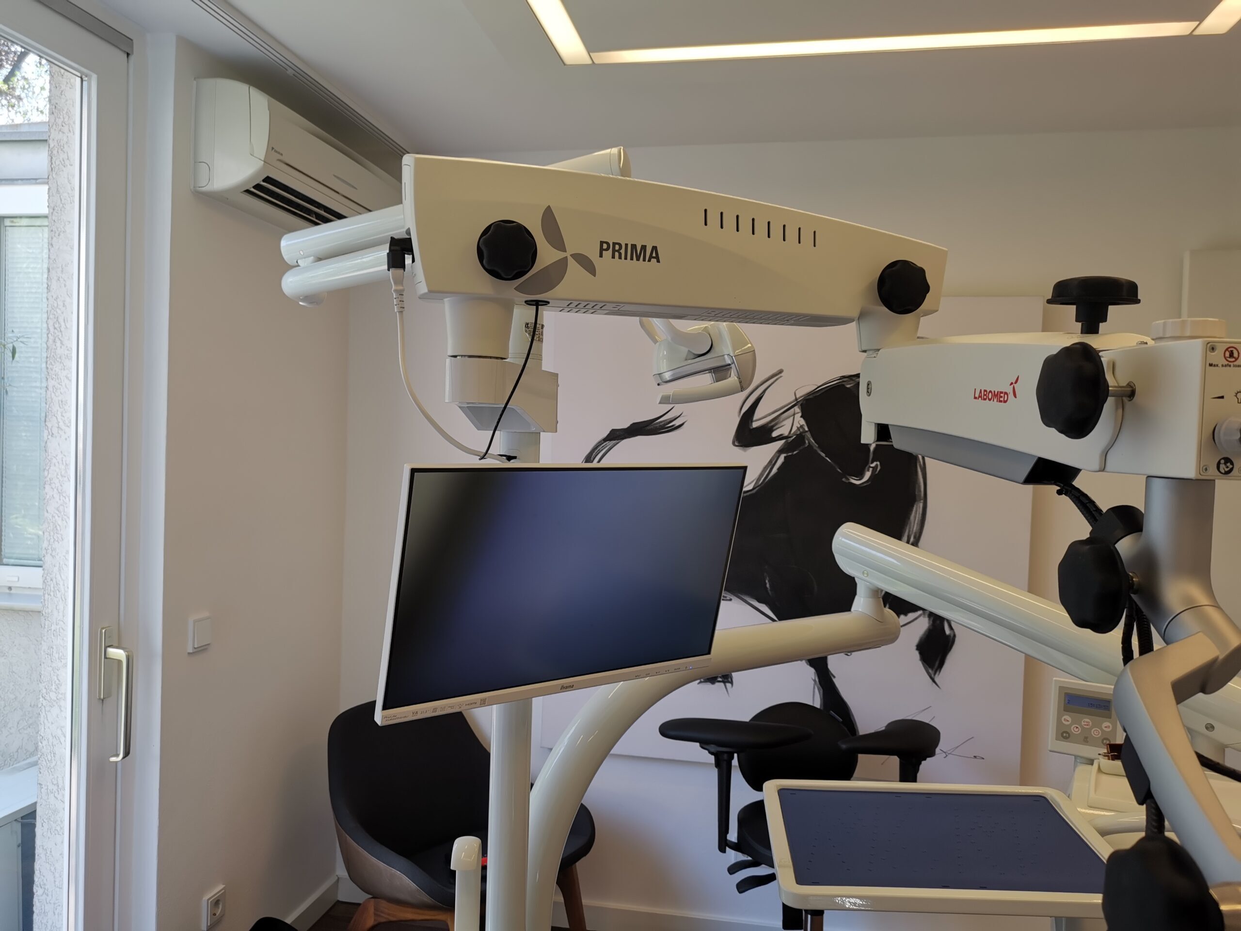 LABOMED PRIMA „lite“ Dental-Mikroskop mit 4k Kamerasystem (Decke, Fahrstativ, KAVO o.ä.) Aktion | 317484