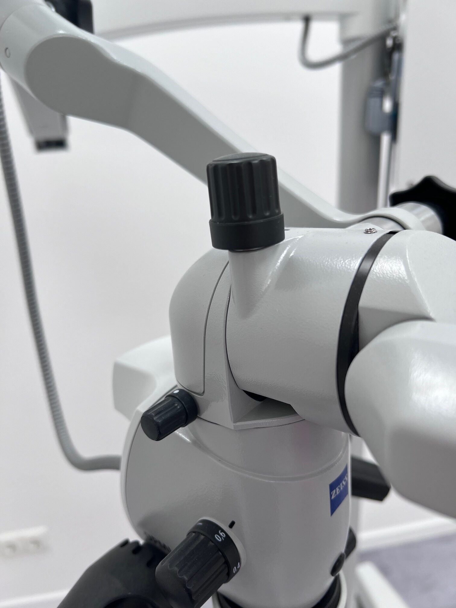 Zeiss Ompi Pico Mora Mikroskop mit Bodenstativ | 318097 Zeiss Ompi Pico Mora Mikroskop mit Bodenstativ | 318097