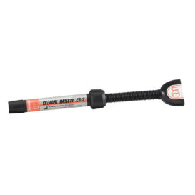 Clearfil Majesty Univ. light UL Spr.3,6g Clearfil Majesty Univ. light UL Spr.3,6g