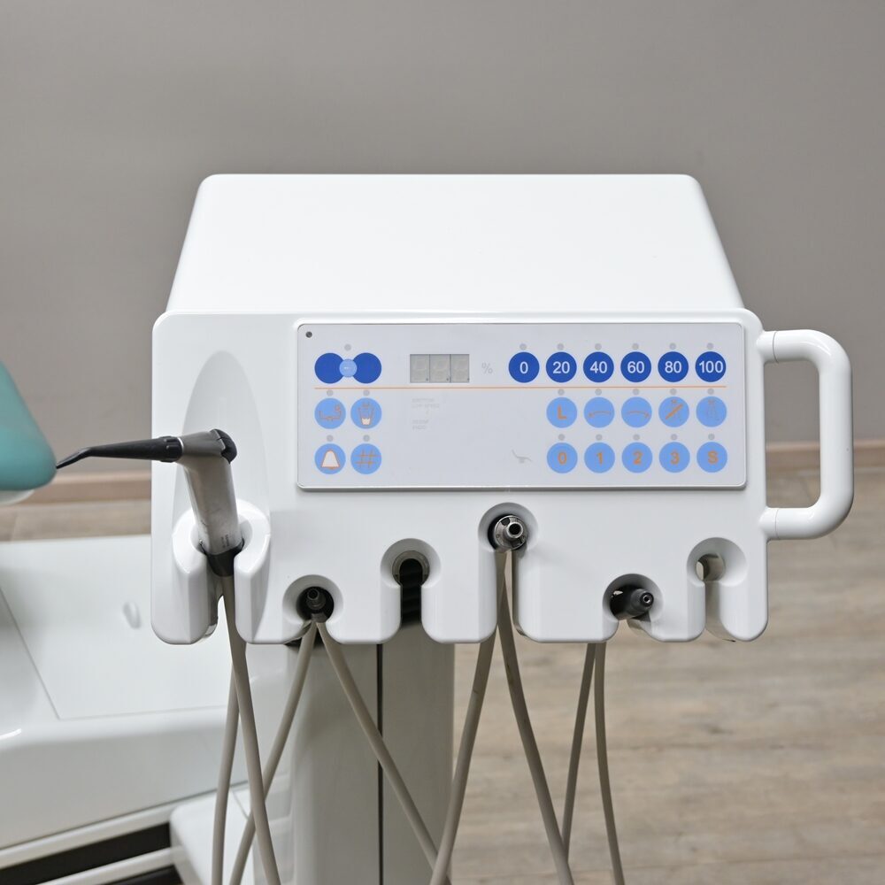 Siemens Sirona M1 Behandlungseinheit mit LED Leuchte gebraucht & funktionsfähig | 318852 Siemens Sirona M1 Behandlungseinheit mit LED Leuchte gebraucht & funktionsfähig | 318852