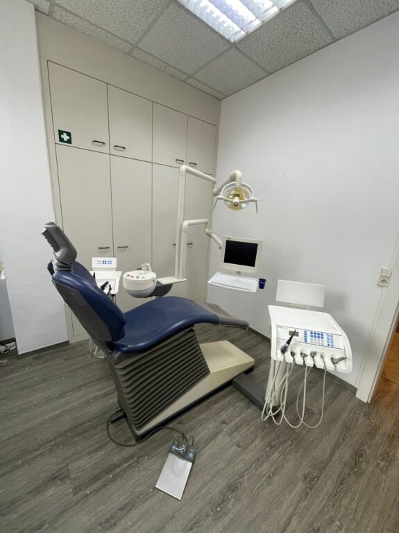 Sirona M1 + Plus Behandlungseinheit mit Trockenabsaugung Oralscanner | 320691