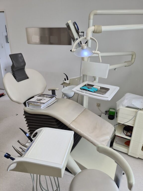 SIRONA Siemens C4 + Plus Einheit mit Intraorale Camera , Monitor , EMS Anschluss | 320704