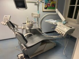 Behandlungseinheit Kavo Esthetica Sensue 1066R mit Monitor Behandlungseinheit Kavo Esthetica Sensue 1066R mit Monitor