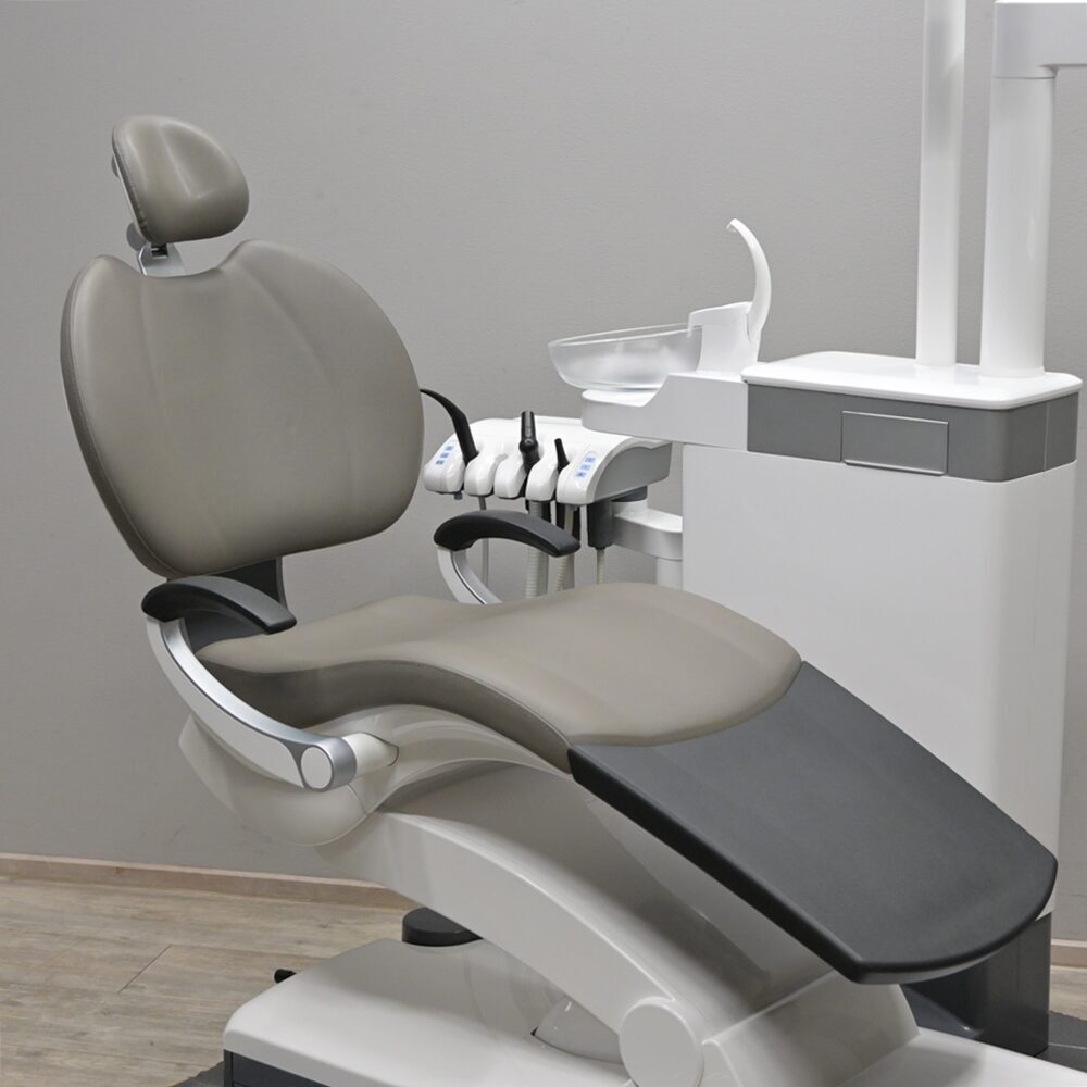 Sirona Sinius Behandlungseinheit mit Nassabsaugung Gebraucht & Aufbereitet | 322628 Sirona Sinius Behandlungseinheit mit Nassabsaugung Gebraucht & Aufbereitet | 322628