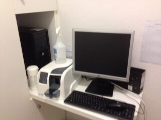 Praxis komplette Einrichtung für ein Behandlungszimmer. In wertschätzende Hände abzugeben. | 321055