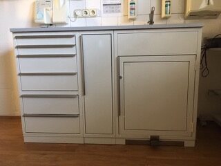 Praxis komplette Einrichtung für ein Behandlungszimmer. In wertschätzende Hände abzugeben. | 321064