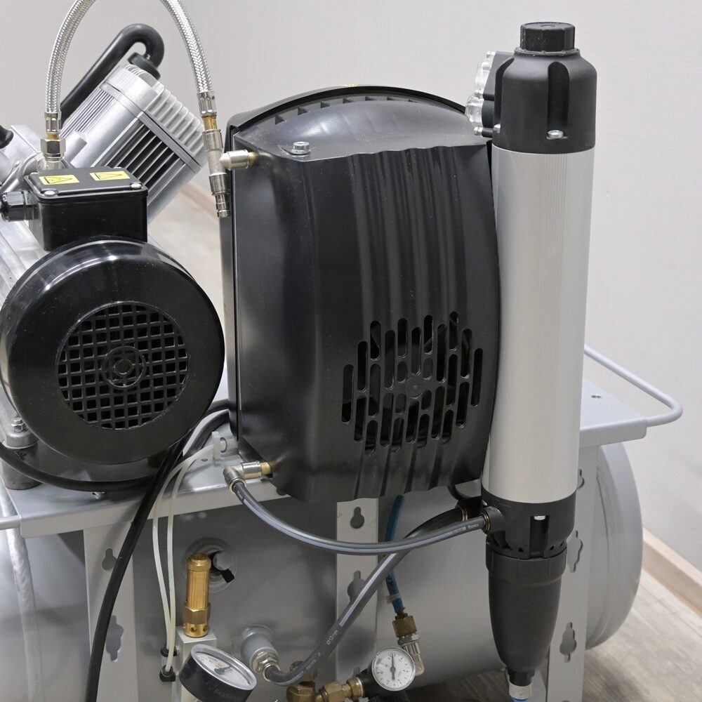 Dürr Dental Duo Tandem Silver Airline Kompressor Membran-Trocknungsanlage 400V | 323973 Dürr Dental Duo Tandem Silver Airline Kompressor Membran-Trocknungsanlage 400V | 323973