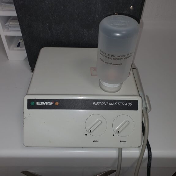 EMS Piezon Master 400 Zahnsteinentfernung ZEG Prophylaxe mit Handstück | 324062